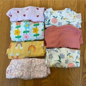 Old Navy sleep n play 18-24 months (pack of 7)